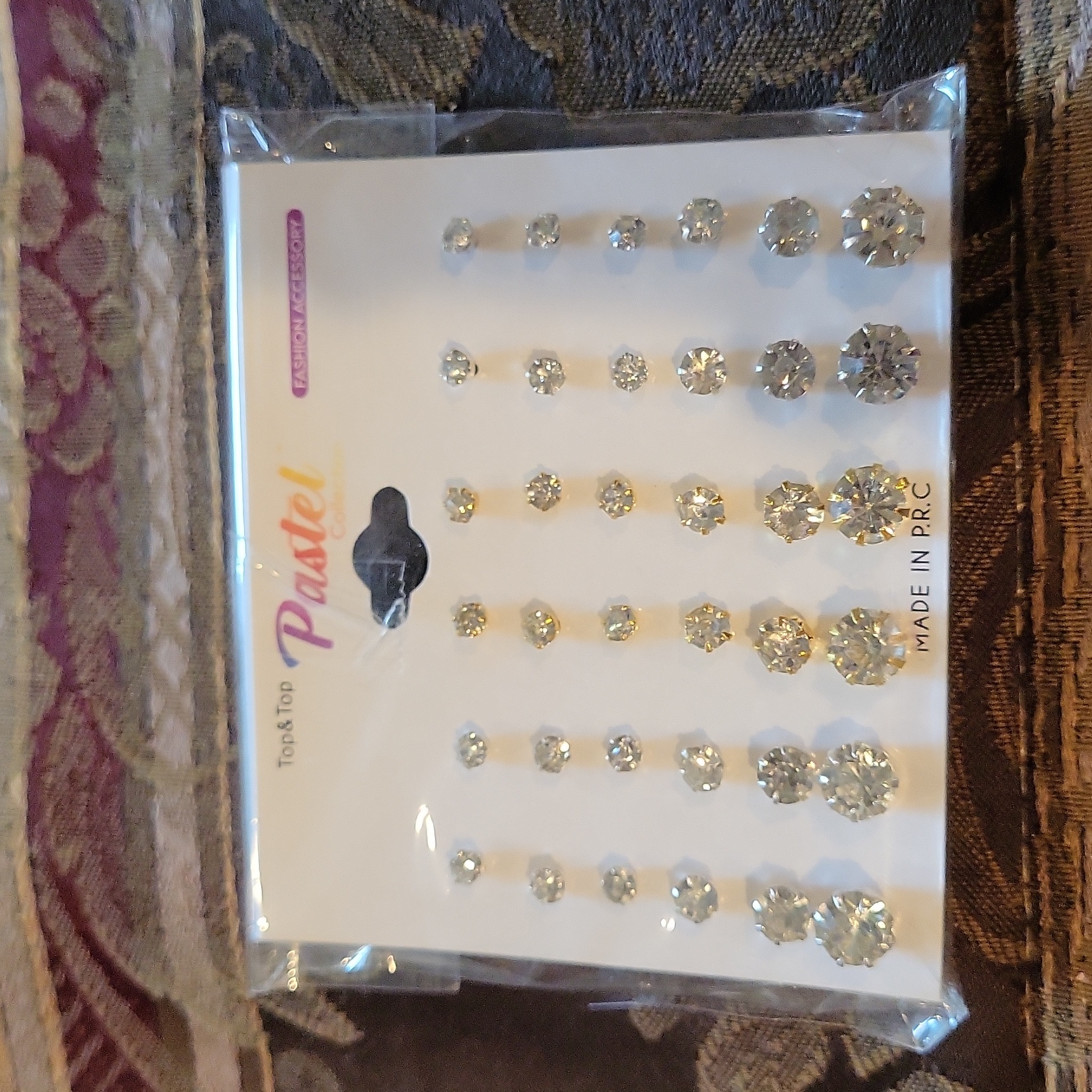 - Nordstrom 18 Pairs Of Cubic Zirconia Diamond Look Alike Earring Bagged